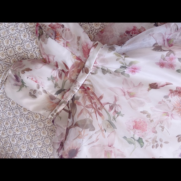 Beautiful Ball Prom Dress/ Gown (size small) - Picture 6 of 11